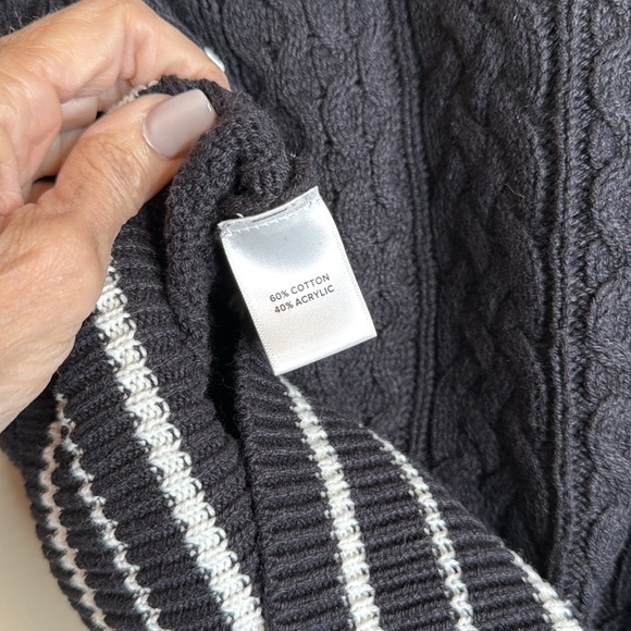 Evereve black sweater vest with white detail v-neck - Picture 5 of 6